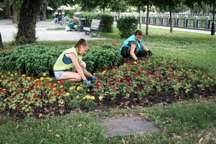 В Харькове привели в надлежащее состояние ограждение на Лопанской набережной в Холодногорском районе