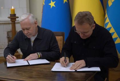 Терехов підписав угоду про співробітництво між Харківською міськрадою та Львівською міськрадою