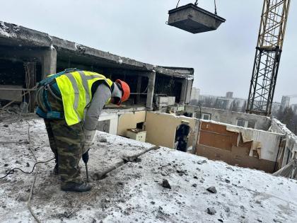 На Північній Салтівці зносять під’їзд багатоповерхівки