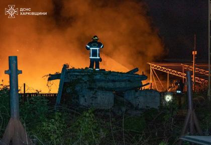 У Слобідському районі Харкова три години гасили вогонь