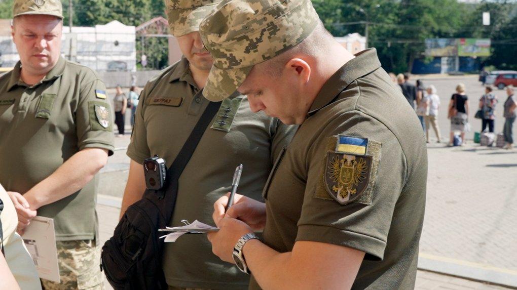 Целями атаки РФ в Харькове и Запорожье были здания ТЦК, есть раненые