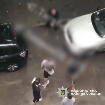 Поліція Харківщини затримала чоловіка, який побив і вистрелив у ветерана ЗСУ