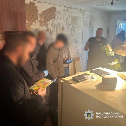 Харківські “домушники” працювали через вікна
