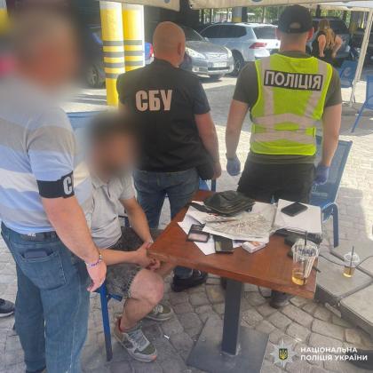У Харкові затримали «ділка», який допомагав ухилятися від армії