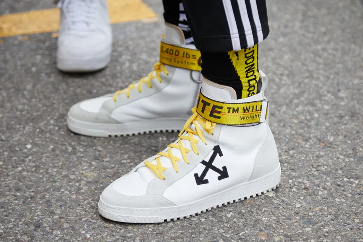 Одежда бренда Off-White: философия, стиль и влияние на уличную моду