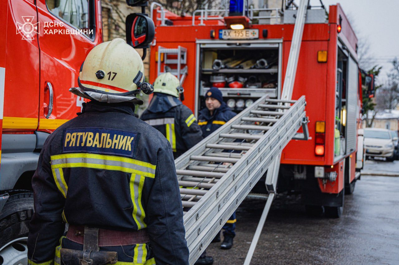 Пожежа у Харкові: з офісного центру врятували вісім людей