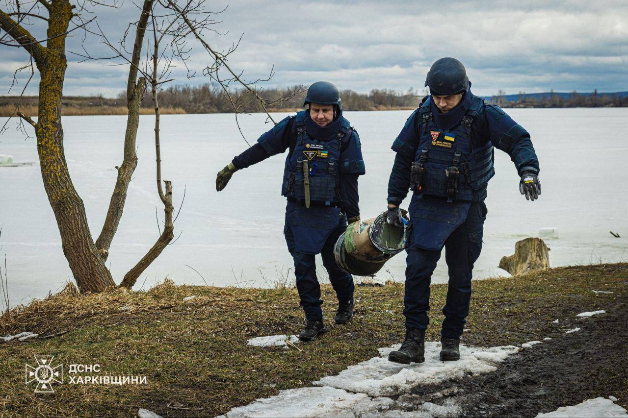 В Основянском районе водолазы достали ракеты