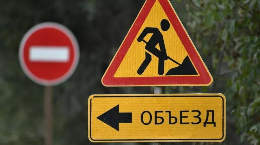 В Харькове запретили движение транспорта на улице Печенежской